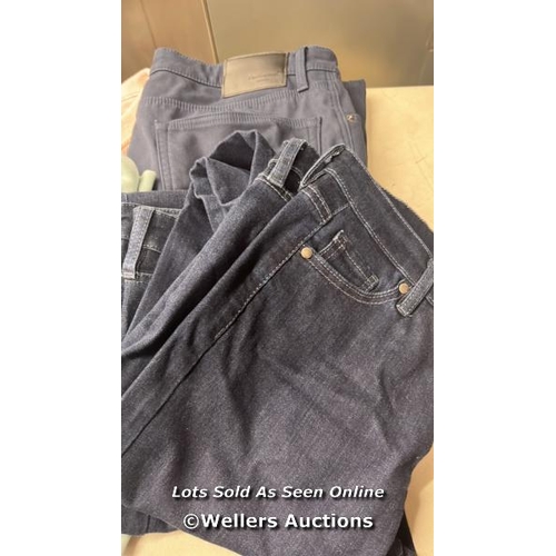 100 - SELECTION OF PRE OWNED MIXED CLOTHING INCL. LEVIS, ANDREW MARC AND BUFFALO / MIXED SIZES / D