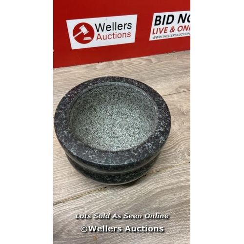 1065 - COLE & MASON WORCESTER SMALL BLACK PESTLE AND MORTAR SET, GRANITE140 MM / APPEARS NEW / BROKEN / SEE... 