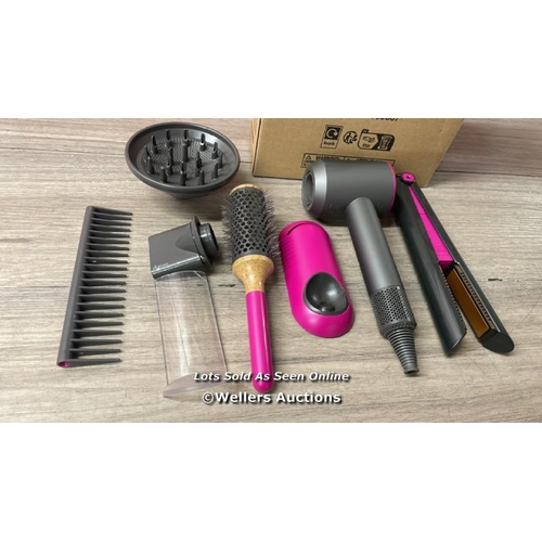 1340 - CASDON DYSON TOYS. SUPERSONIC AND CORRALE DELUXE STYLING SET. TOY STRAIGHTENER AND HAIRDRYER WITH RE... 