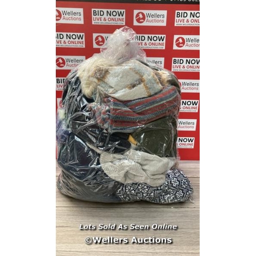 1517 - BAG OF PRE-OWNED SCARVES, HATS AND GLOVES