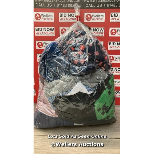 1565 - BAG OF PRE-OWNED COATS AND JACKETS INCL. NIKE