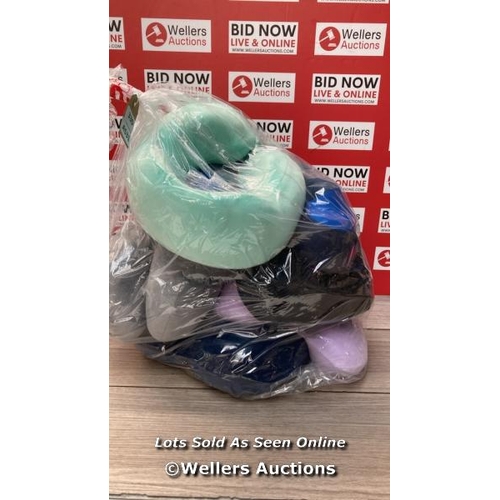 1581 - BAG OF PRE-OWNED TRAVEL PILLOWS