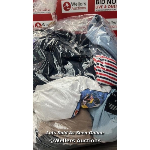 1628 - BAG OF PRE-OWNED T-SHIRTS INCL UNIQLO