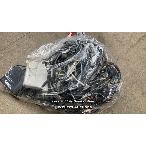 1790 - BAG OF CHARGERS INCL. APPLE