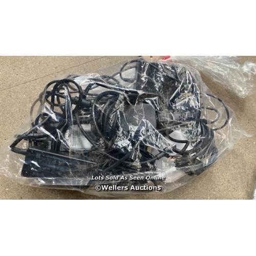 1791 - BAG OF CHARGERS INCL. APPLE