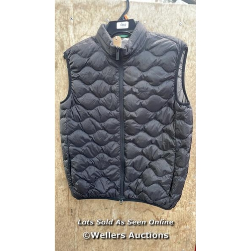 1802 - X1 LACOSTE PRE-OWNED VEST SIZE 40