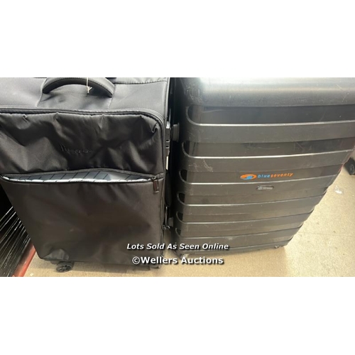 1843 - X2 IT LUGGAGES PRE-OWNED SUITCASES