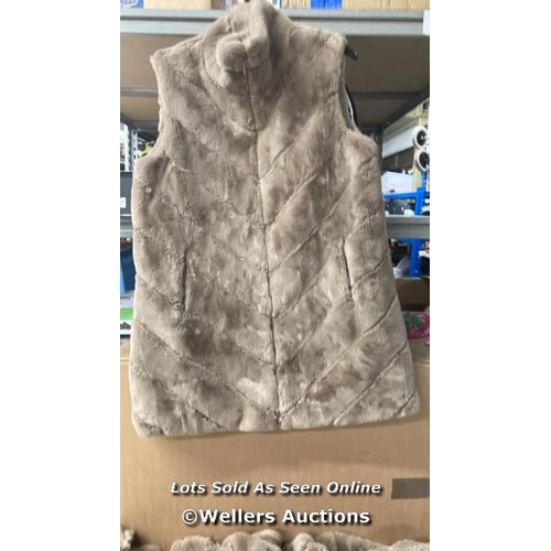 57 - 4X LADIES NEW WEATHERPROOF FUR LONG GILLET / MIXED SIZES / D