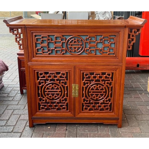 1 - A MODERN CHINESE STYLE ROSEWOOD DRINKS CABINET, 99CM HIGH X 117CM WIDE X 45.5CM DEEP, SOME MINOR DAM... 