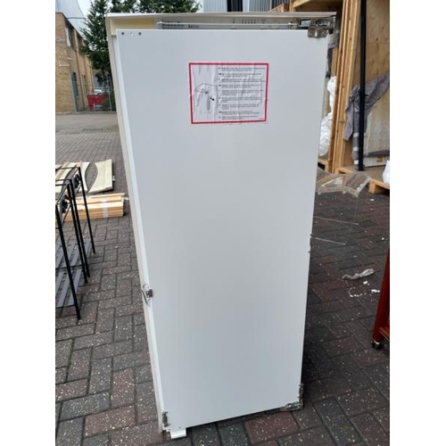 16 - MIELE UPRIGHT FREEZER WITH SIX DRAWERS, UNTESTED, PLUG HAS BEEN CUT, MINIMAL SIGNS OF USE / CONTAINE... 