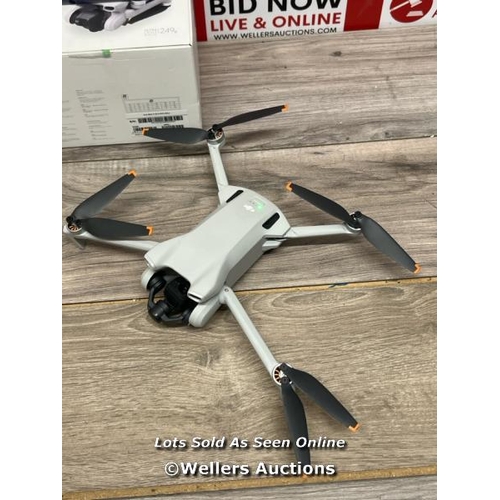 8014 - DJI MINI 3 DRONE WITH DJI REMOTE CONTROL / POWERS UP / SIGNS OF USE / BOUND TO PREVIOUS OWNER BUT ST... 