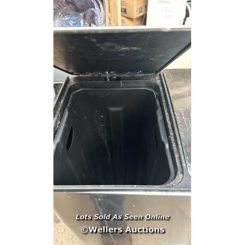 8121 - DOUBLE KITCHEN PEDAL BIN, SIGNS OF USE  / E63