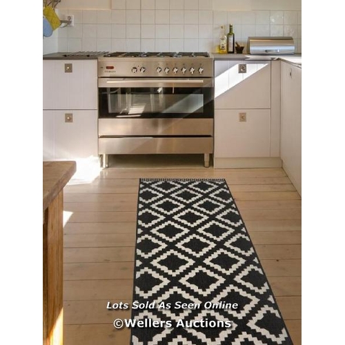 8280 - KAMINA FLATWEAVE RUNNER 67X300CM / APPEARS NEW