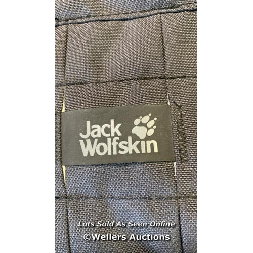 9506 - JACK WOLFSKIN CABIN CASE