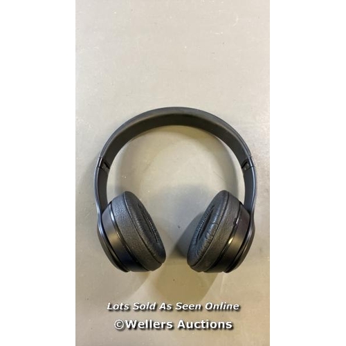 9621 - APPLE BEATS SOLO3 WIRELESS ON-EAR HEADPHONES MODEL A1796