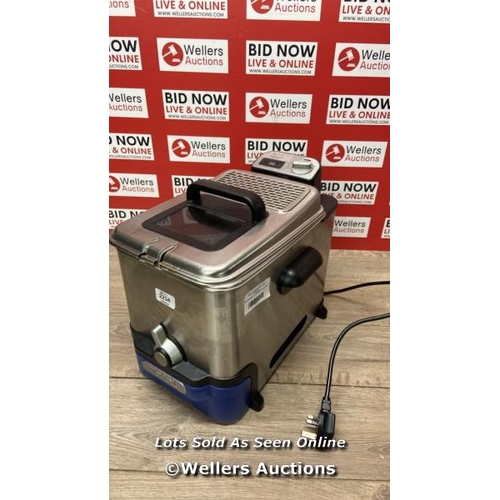 2234 - TEFAL OLEOCLEAN PRO FR804040 HOUSING DEEP FRYER / SIGNS OF USE / POWERS UP / B23