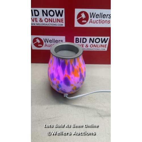 3055 - WAX MELTER FOR SCENTED WAX MELTS ELECTRIC FRAGRANCE WARMER / POWERS UP / APPEARS NEW / H12