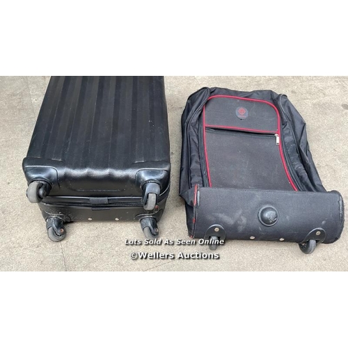 3806 - X2 PRE-OWNED SUITCASE INCL. KARABAR