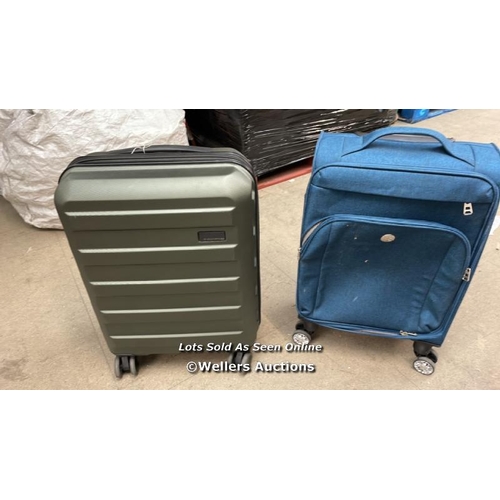 3812 - X2 PRE-OWNED SUITCASE INCL. PACO MARTINEZ