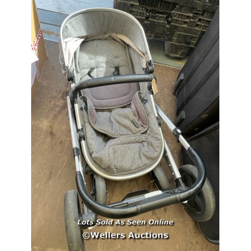 3852 - MINIUNO PRE-OWNED PUSHCHAIR