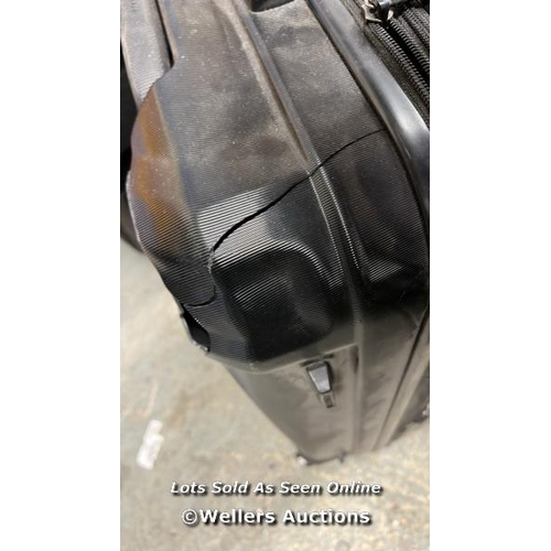 923 - SAMSONITE SUITCASE SET / LARGE CASE IS VISABLY CRACKED, SMALL CASE APPEARS OK