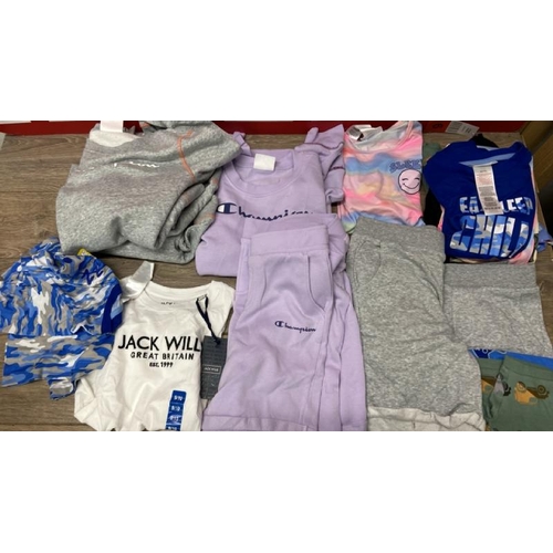 6035 - SELECTION OF CHILDRENS NEW CLOTHING INCL. CHAMPION AND JACK WILLS / MIXED SIZES / B27