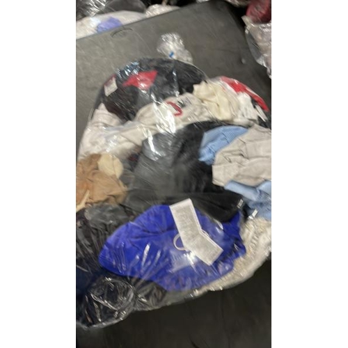 6429 - BAG OF SHIRTS INCL. THE NORTH FACE AND NIKE