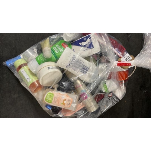 6452 - BAG OF PART USED COSMETICS