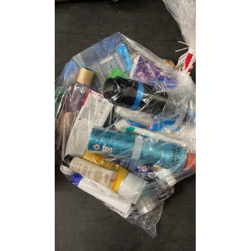 6453 - BAG OF PART USED COSMETICS