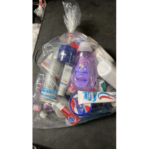 6487 - BAG OF PART USED COSMETICS