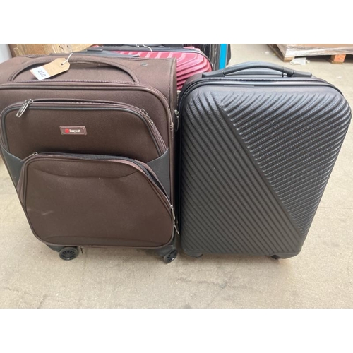 6545 - X2 PRE-OWNED SUITCASES INCL. EZZYROL / H11