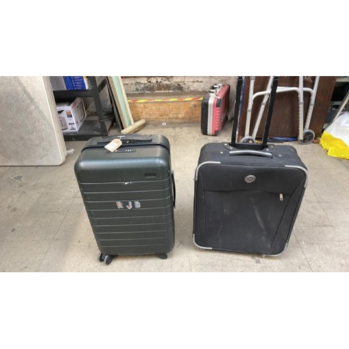 6550 - X2 PRE-OWNED SUITCASES INCL. AWAY / H20