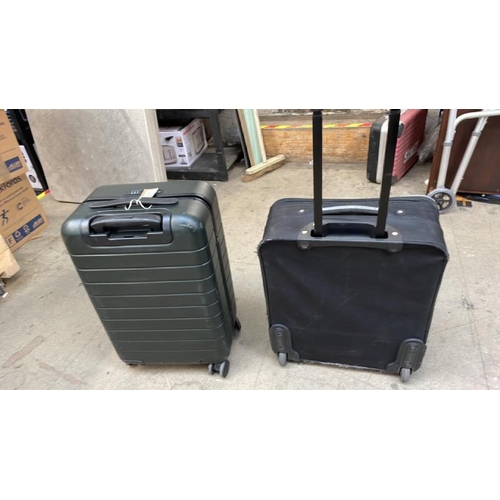 6550 - X2 PRE-OWNED SUITCASES INCL. AWAY / H20