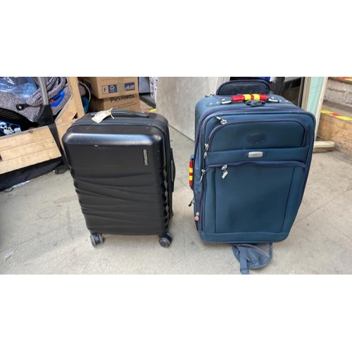 6551 - X2 PRE-OWNED SUITCASES INCL. AMERICAN TOURISTER / H70