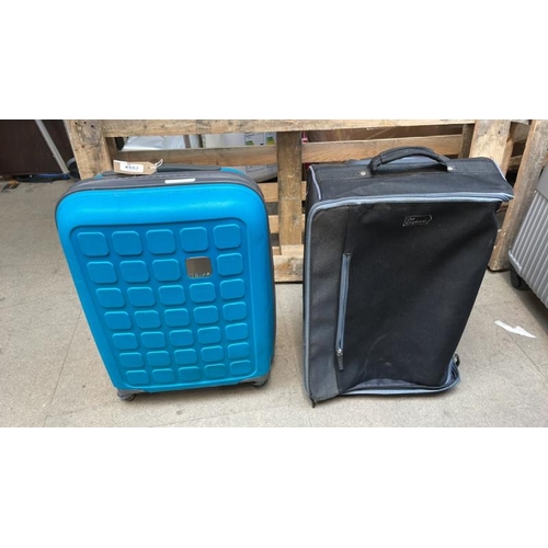 6553 - X2 PRE-OWNED SUITCASES INCL. TRIPP / H70