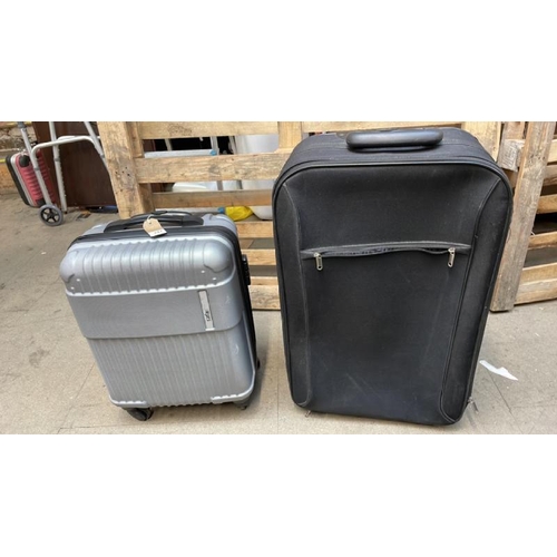 6554 - X2 PRE-OWNED SUITCASES INCL. SAFARI / H65