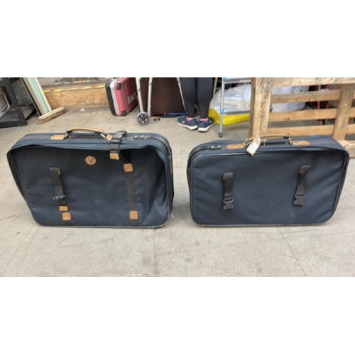 6559 - X2 HAWA TRAVEL BAGS / E68