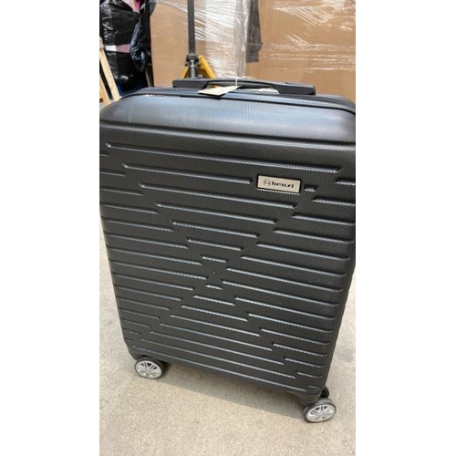 6561 - X2 PRE-OWNED SUITCASES INCL. BENZI / G52