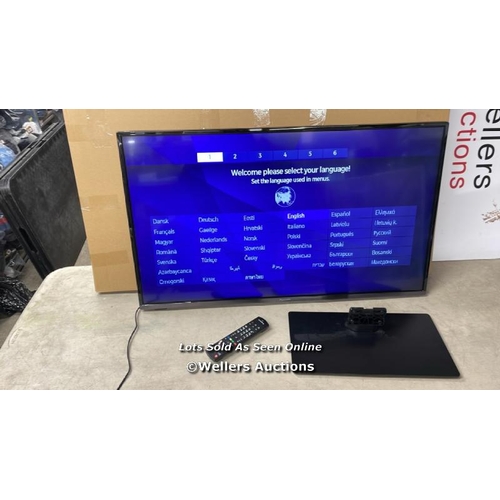 1063 - PANASONIC TX-43LX600BZ TV / POWERS UP / MINIMAL SIGNS OF USE / MINOR DAMAGE TO CASING(SEE IMAGES) / ... 