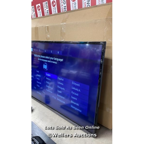 1063 - PANASONIC TX-43LX600BZ TV / POWERS UP / MINIMAL SIGNS OF USE / MINOR DAMAGE TO CASING(SEE IMAGES) / ... 