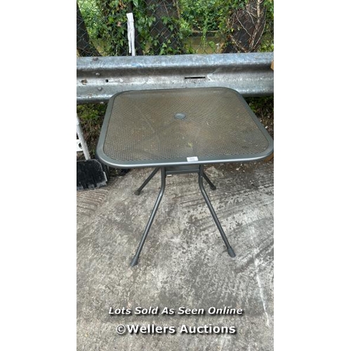 989 - SUNVILLA MESH TABLE