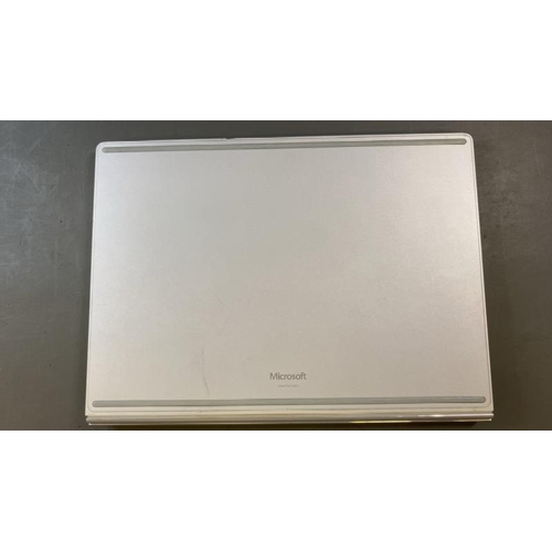 9501 - MICROSOFT LAPTOP / 8GB RAM / 250GB HD / I7-8650U @ 1.90GHZ / SN: 46676674854 / WINDOWS 10 OPERATING ... 