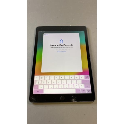 9582 - APPLE IPAD 10.2'' 9TH GEN (2021) /  A2602, 64GB, SERIAL: H2HH32JGC4 - ICLOUD UNLOCKED AND FACTORY SE... 