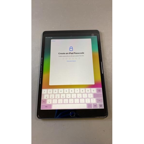 9584 - APPLE IPAD 10.2'' 9TH GEN (2021) /  A2602, 64GB, SERIAL: GW7C6XFLF1 - ICLOUD UNLOCKED AND FACTORY SE... 