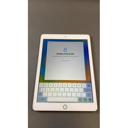 9590 - APPLE IPAD - 5TH GEN / A1822, 32GB, SERIAL: GCGW45KUHP9X - ICLOUD UNLOCKED AND FACTORY SETTINGS REST... 