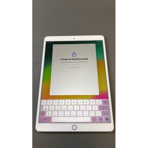 9596 - APPLE IPAD AIR - 3RD GEN (2019) / A2152, 256GB, SERIAL: F9FK1Q1LMPM - ICLOUD UNLOCKED AND FACTORY SE... 