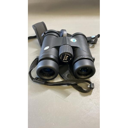 9623 - WWT BINOCULARS 8X32