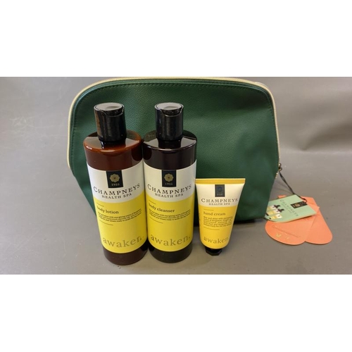 9699 - X1 CHAMPNEYS HEALTH SPA VANITY KIT INCL. BODY LOTION, BODY CLEANSER AND HAND CREAM