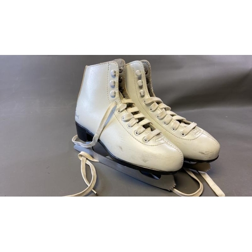 9706 - PAIR OF ICE SKATING BOOTS SIZE 36