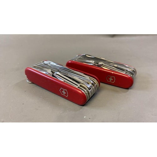 9712 - X2 SWISS ARMY POCKET MULTI TOOLS